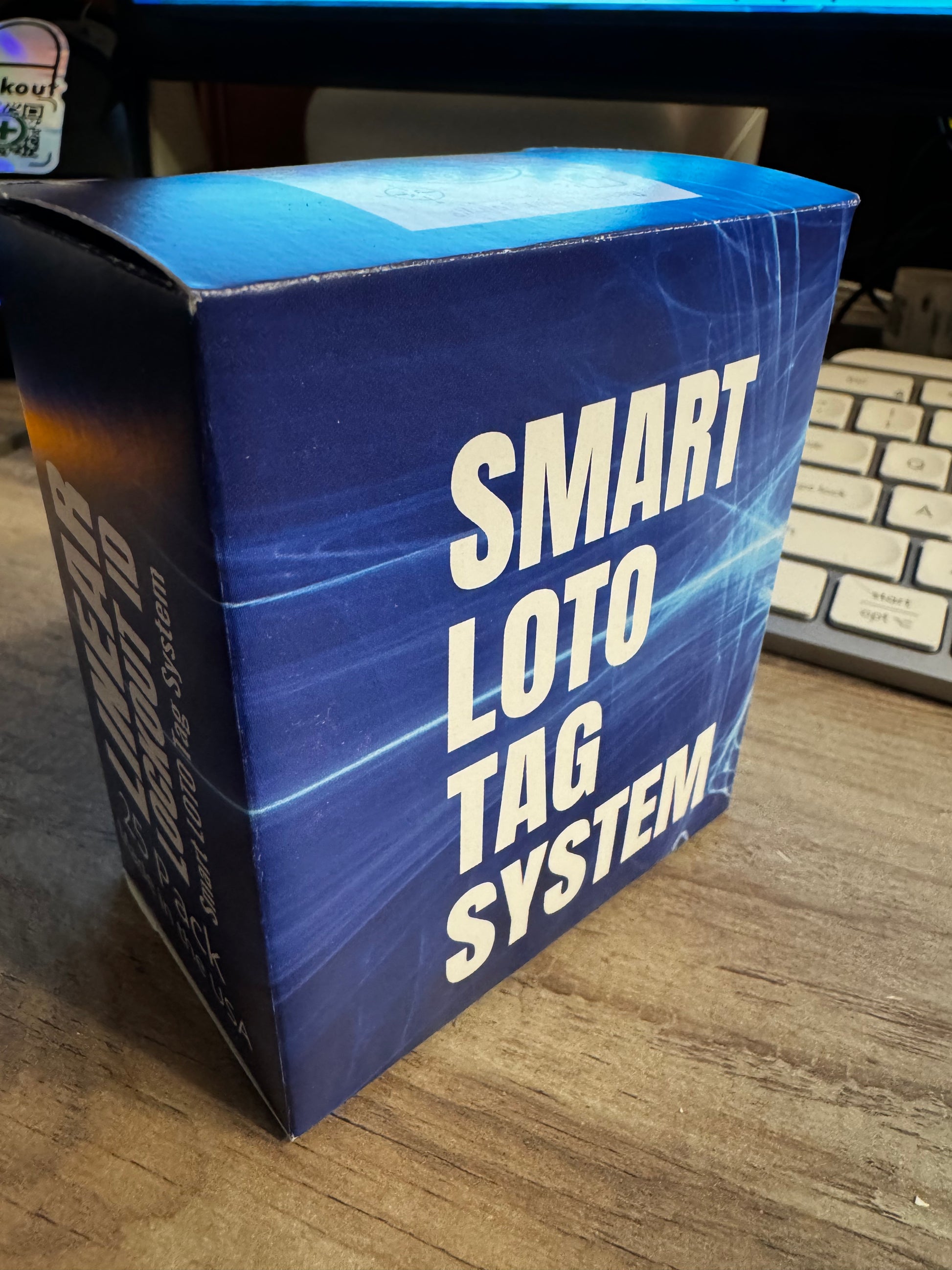 blue lockout id 25 pack box on a wooden table